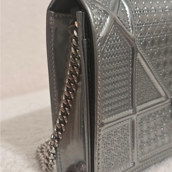 Christian Dior Diorama Wallet on Chain - Picture 3 of 3